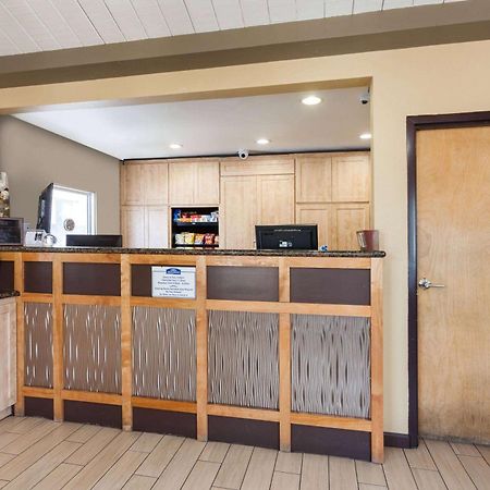 Howard Johnson By Wyndham National City/San Diego South Екстер'єр фото