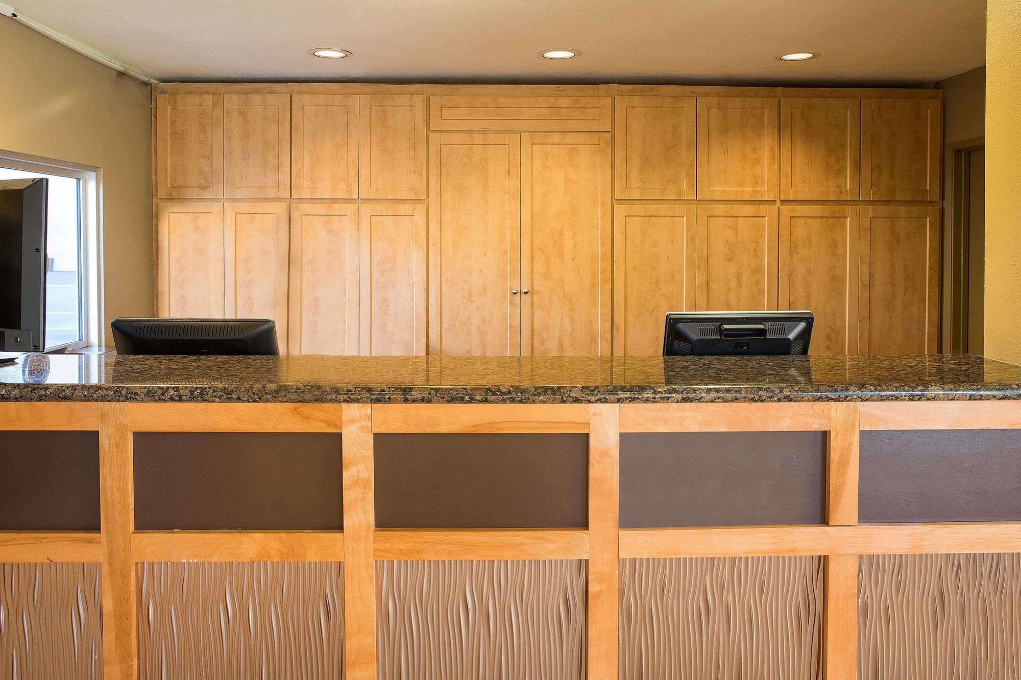 Howard Johnson By Wyndham National City/San Diego South Екстер'єр фото